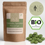 JKR Spices Chlorella Spirulina Presslinge im Doypack – hochwertige Bio-Algenpresslinge, naturbelassen und handverpackt, grüne Tabletten vor dem Produktbeutel mit BIO-Siegel