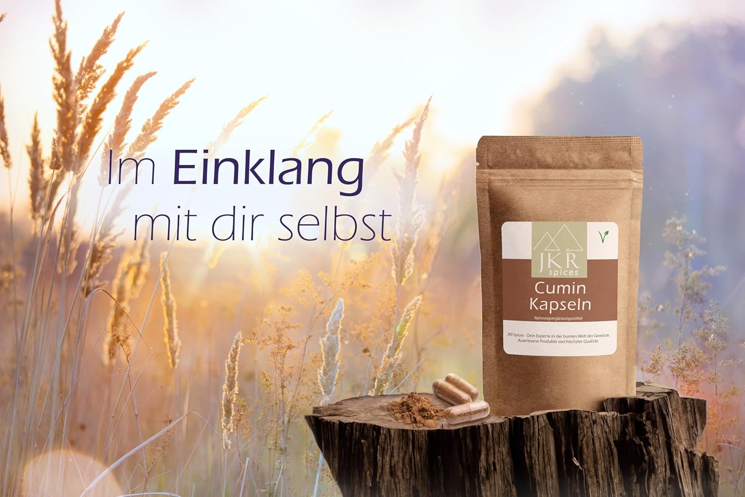 Lifestyle-Bild mit Cumin Kapseln im Sonnenfeld – natürliche Unterstützung für Wohlbefinden und Balance