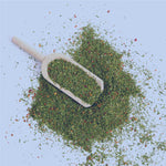 Feine Cafe de Paris Kräutermischung in Holzschaufel mit frischen Kräutern und Gewürzen, ideal für Dips, Fleisch und Saucen