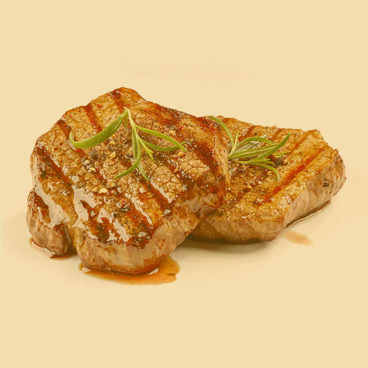 Saftig gegrilltes Fleisch mit Carolina Rub Gewürzmischung, aromatische BBQ-Würze mit goldbrauner Kruste und frischen Kräutern