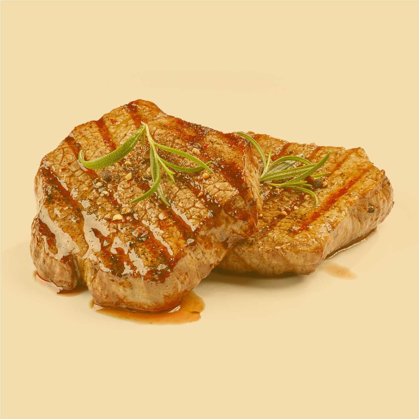 Saftig gegrilltes Fleisch mit Carolina Rub Gewürzmischung, aromatische BBQ-Würze mit goldbrauner Kruste und frischen Kräutern