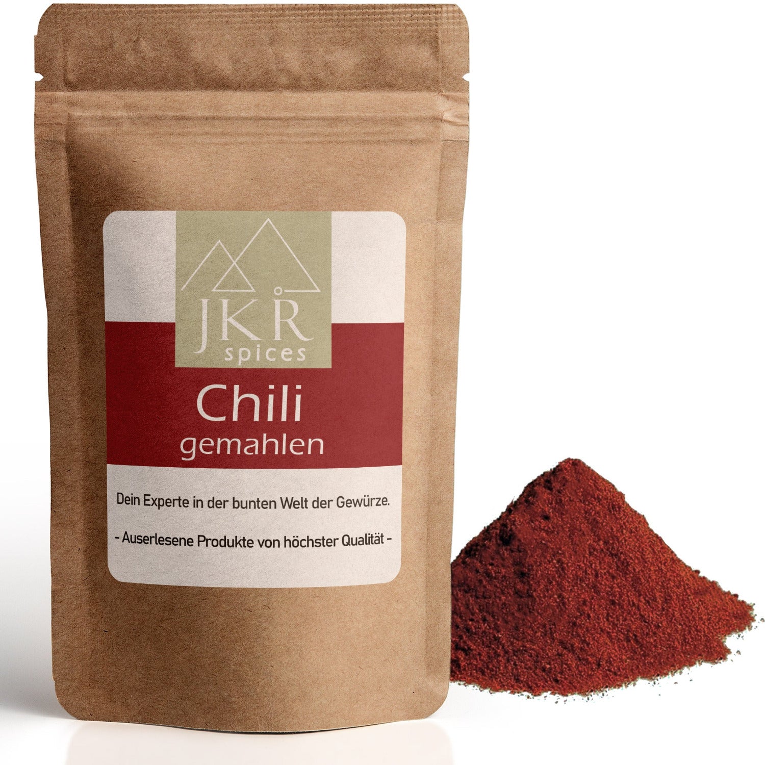 Chili gemahlen im braunen JKR Doypack mit rotem Chilipulver daneben – fein gemahlenes Gewürz in hochwertiger Verpackung